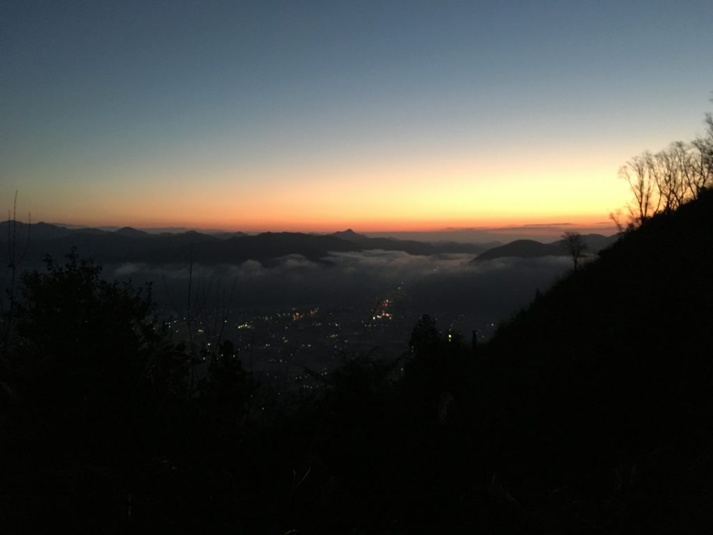 初日の出雲海